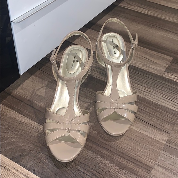 Bandolino heels 9 1/2 women - Picture 2 of 6